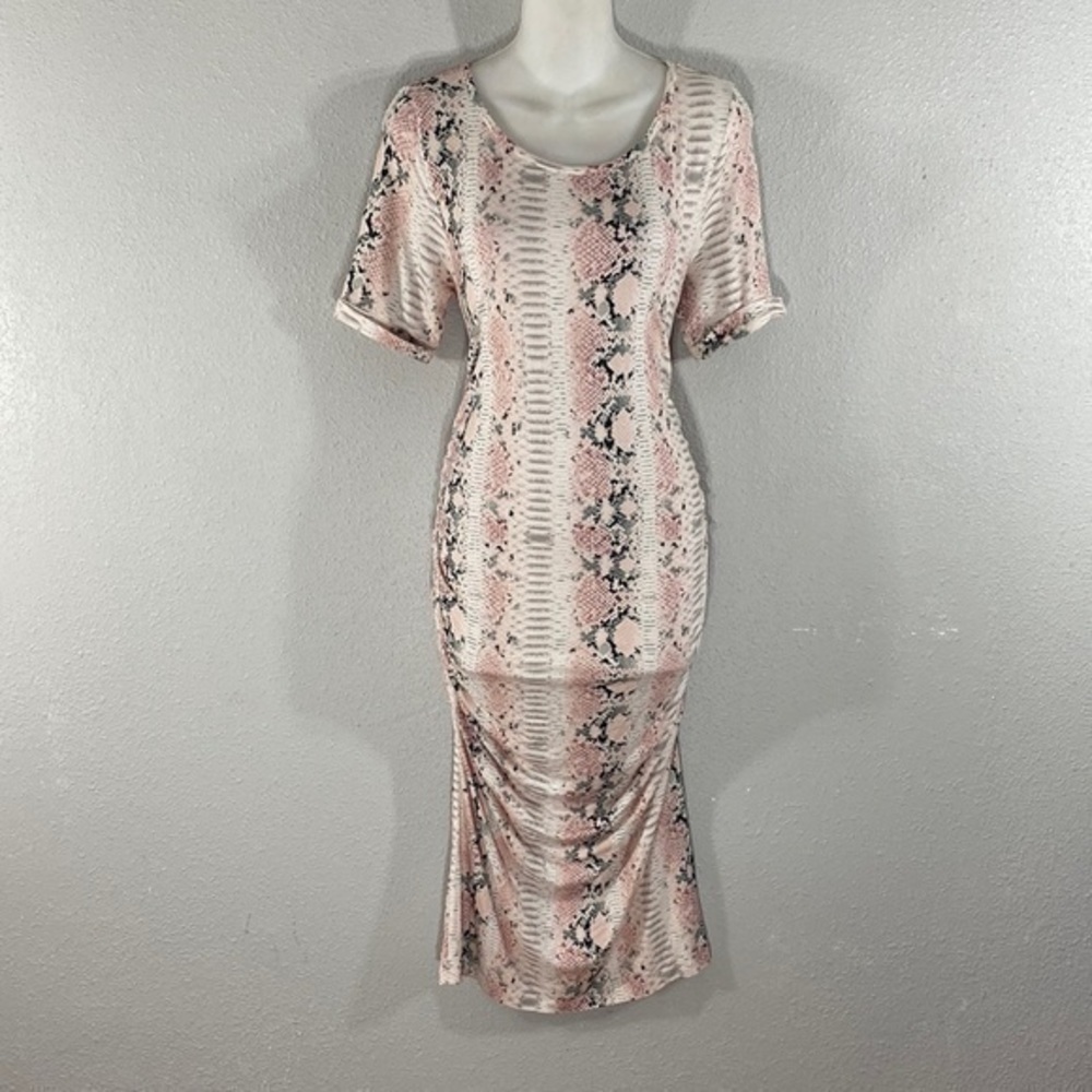 Isabella Oliver for a Pea in the Pod pink snake print midi dress - Picture 9 of 11